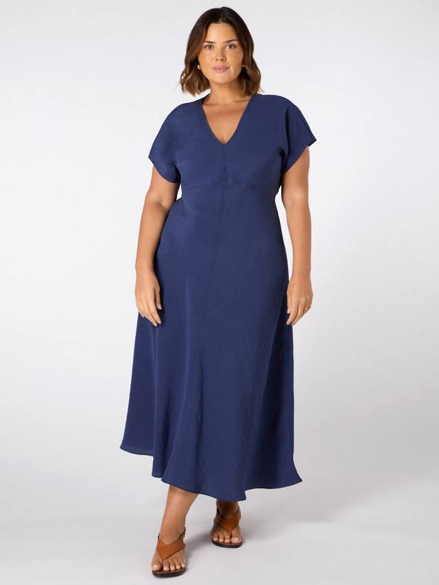 Платье midaxi с v-образным вырезом и изогнутыми швами Live Unlimited, синий
Платье midaxi с v-образным вырезом и изогнутыми швами Live Unlimited, синий