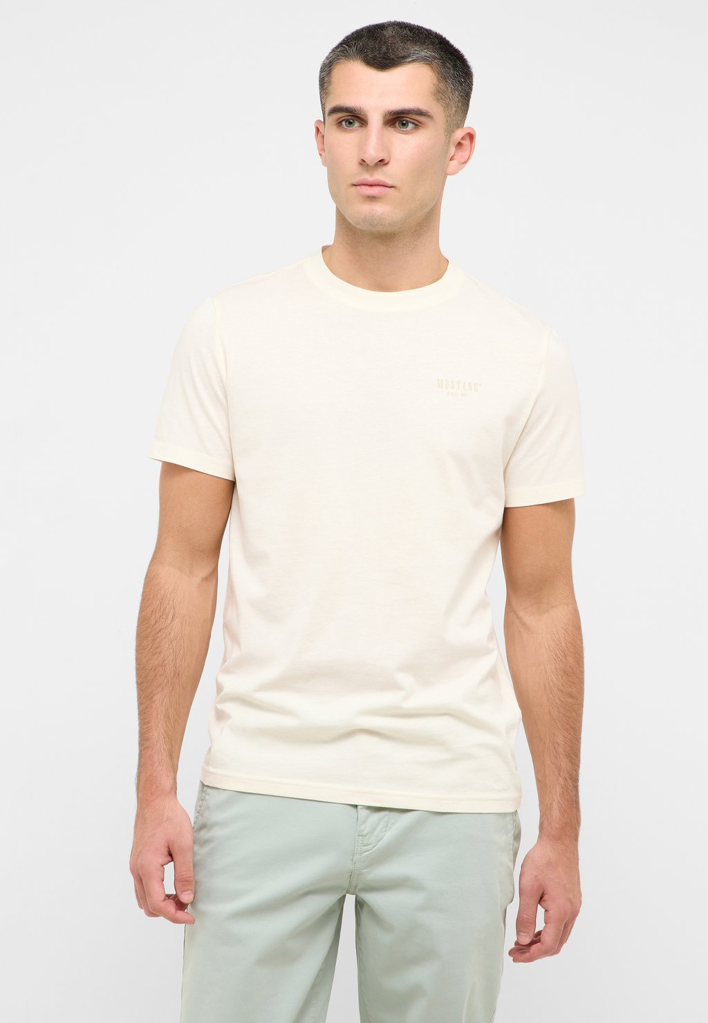 Базовая футболка Mustang, белый
Базовая футболка Mustang, белый