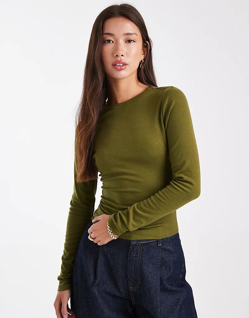 Мягкая укороченная футболка с длинными рукавами ASOS DESIGN цвета хаки
Мягкая укороченная футболка с длинными рукавами ASOS DESIGN цвета хаки