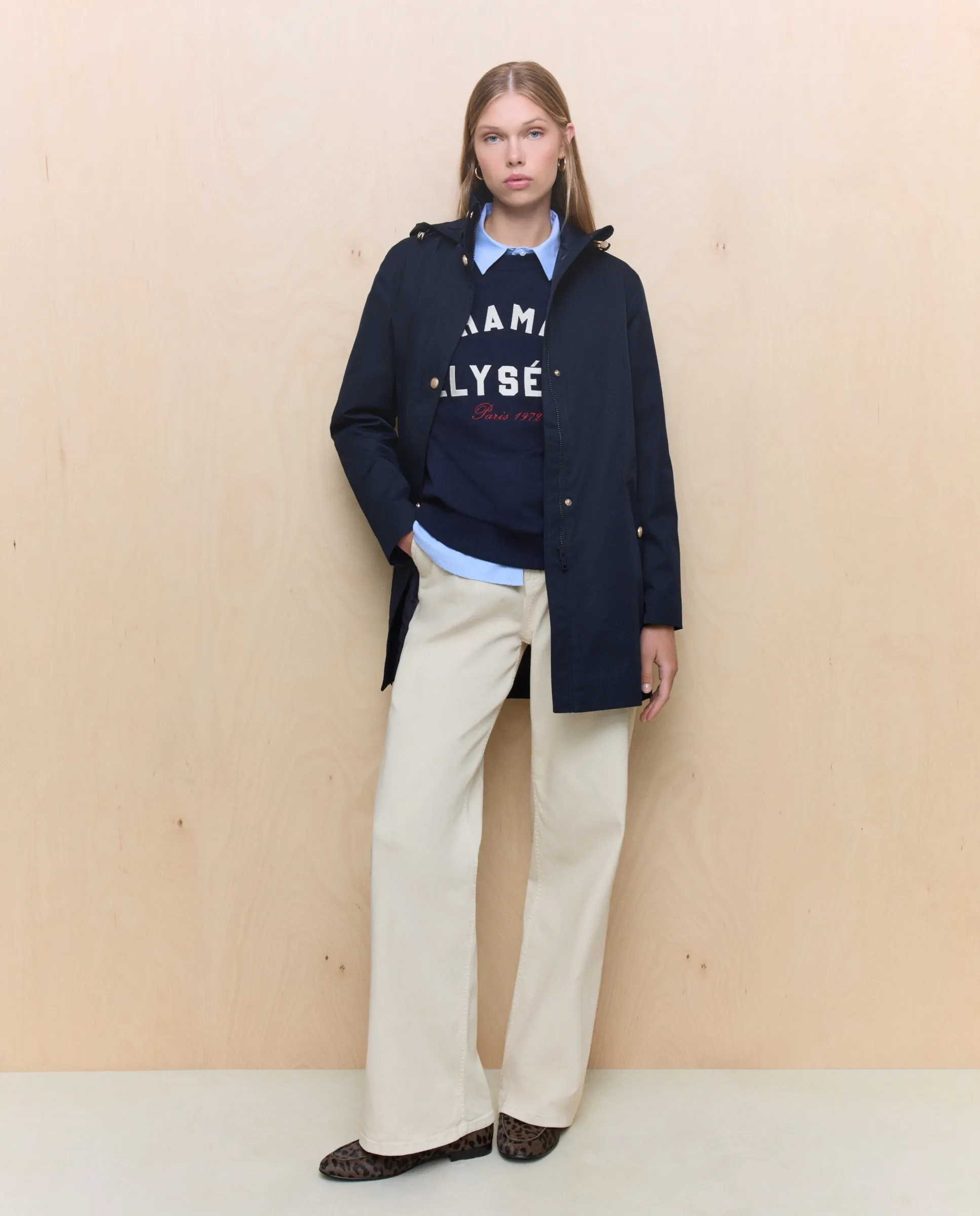 Женский плащ с золотой пуговицей Easy Wear, темно-синий
Женский плащ с золотой пуговицей Easy Wear, темно-синий