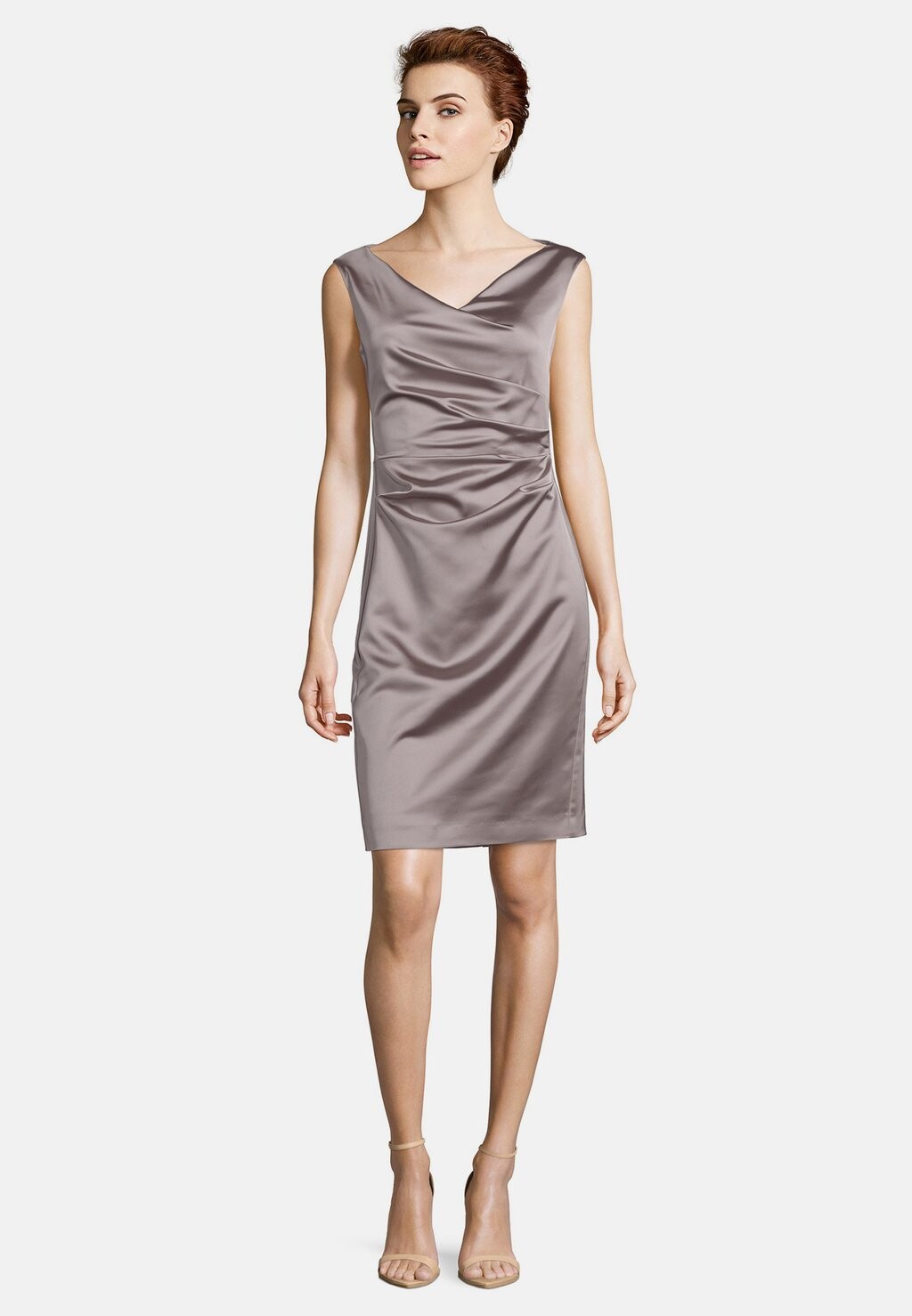 Элегантное платье Vera Mont
Элегантное платье Vera Mont