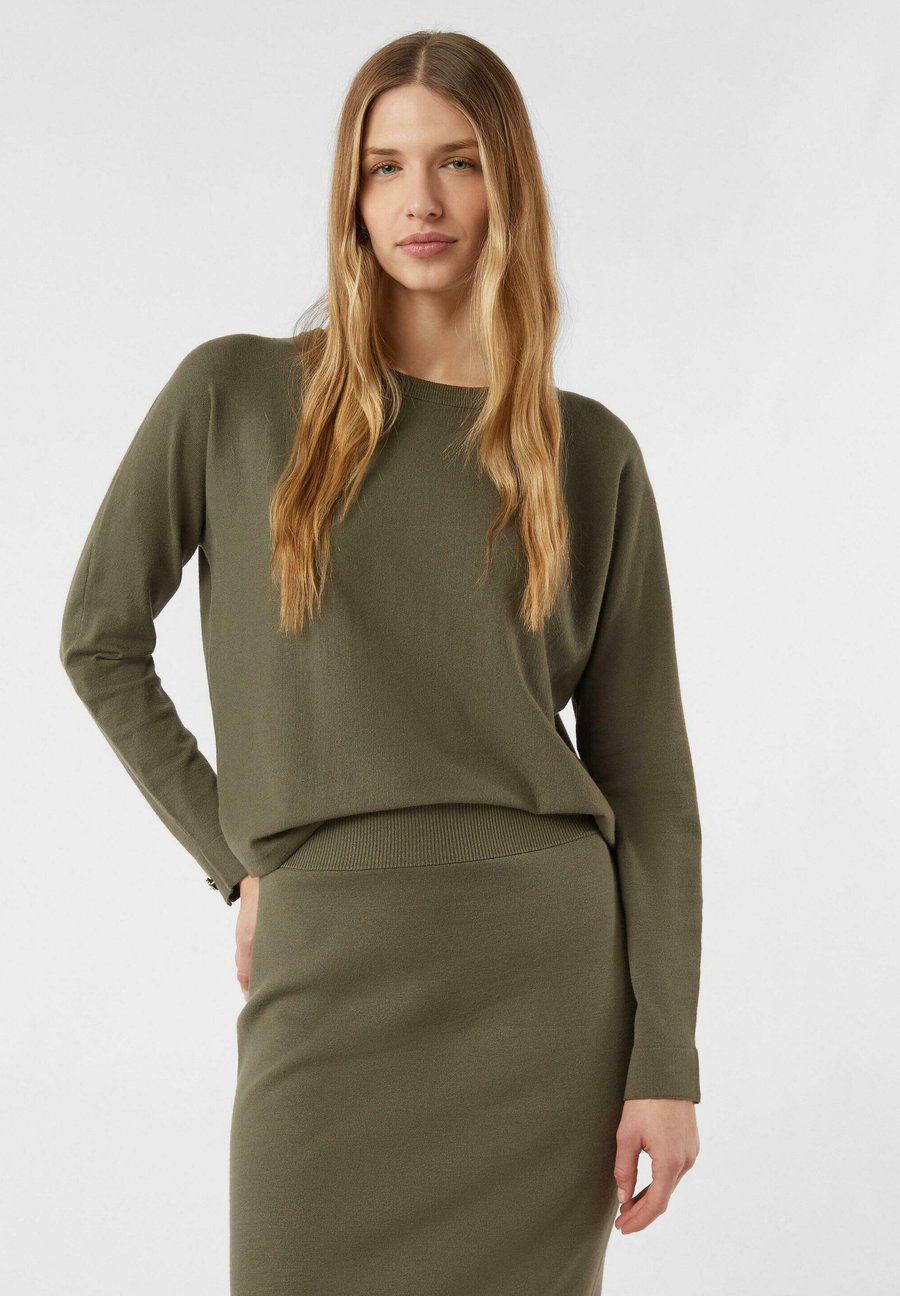 Джемпер comma STRICKPULLOVER, Olivgrün/Olive
Джемпер comma STRICKPULLOVER, Olivgrün/Olive