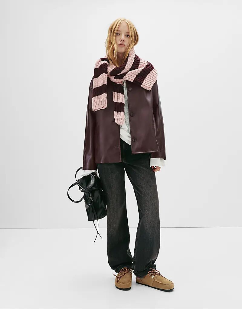 Куртка из искусственной кожи Pull&Bear со швами бордового цвета
Куртка из искусственной кожи Pull&Bear со швами бордового цвета