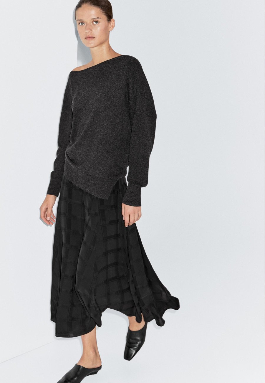 Юбка Massimo Dutti LONG FLOUNCE, Mottled Dark Blue
Юбка Massimo Dutti LONG FLOUNCE, Mottled Dark Blue