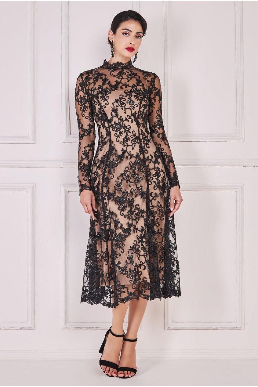 Кружевное разностороннее миди с расклешенной юбкой Goddiva, черный
Кружевное разностороннее миди с расклешенной юбкой Goddiva, черный
