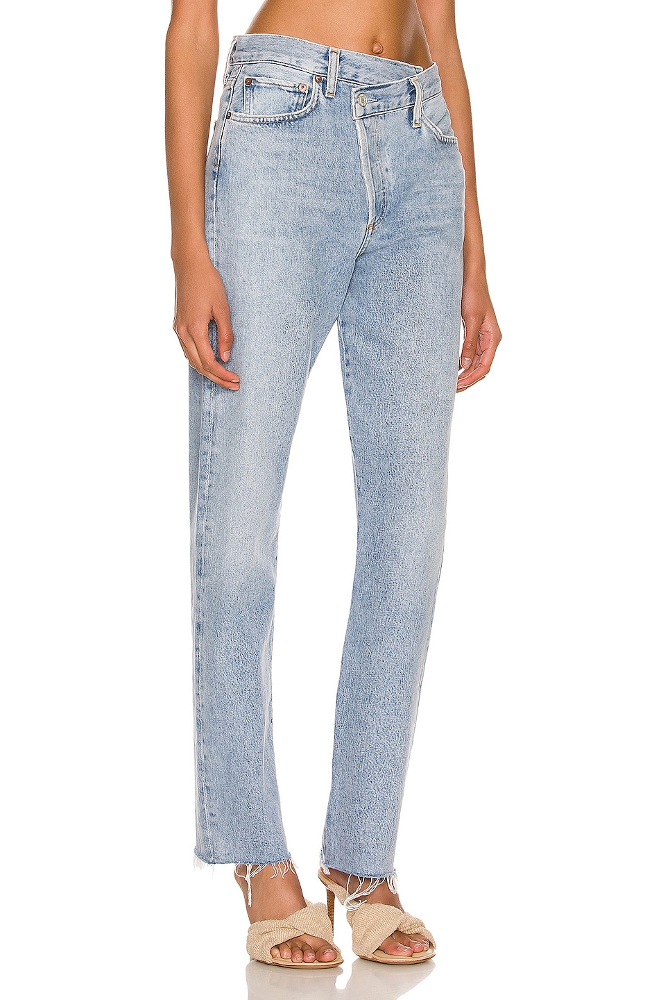 Джинсы женские AGOLDE, цвет Dimension
Джинсы женские AGOLDE, цвет Dimension