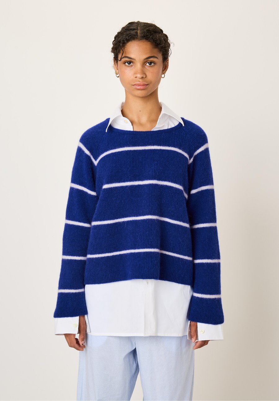 Джемпер American Vintage TOW, Bleu Royal Rayures Blanches/Blue
Джемпер American Vintage TOW, Bleu Royal Rayures Blanches/Blue