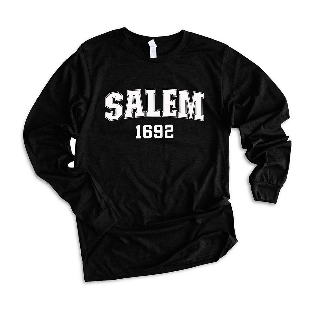 Футболка с длинными рукавами и рисунком Varsity Salem 1692 Simply Sage Market, черный
Футболка с длинными рукавами и рисунком Varsity Salem 1692 Simply Sage Market, черный