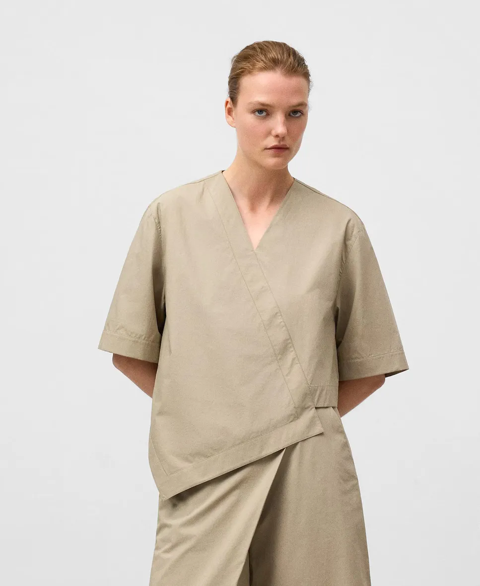 Женский топ асимметричный с накладной деталью Adolfo Dominguez, цвет Piedra
Женский топ асимметричный с накладной деталью Adolfo Dominguez, цвет Piedra