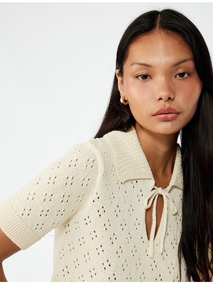 KOTON Свитера бежевого цвета
KOTON Свитера бежевого цвета