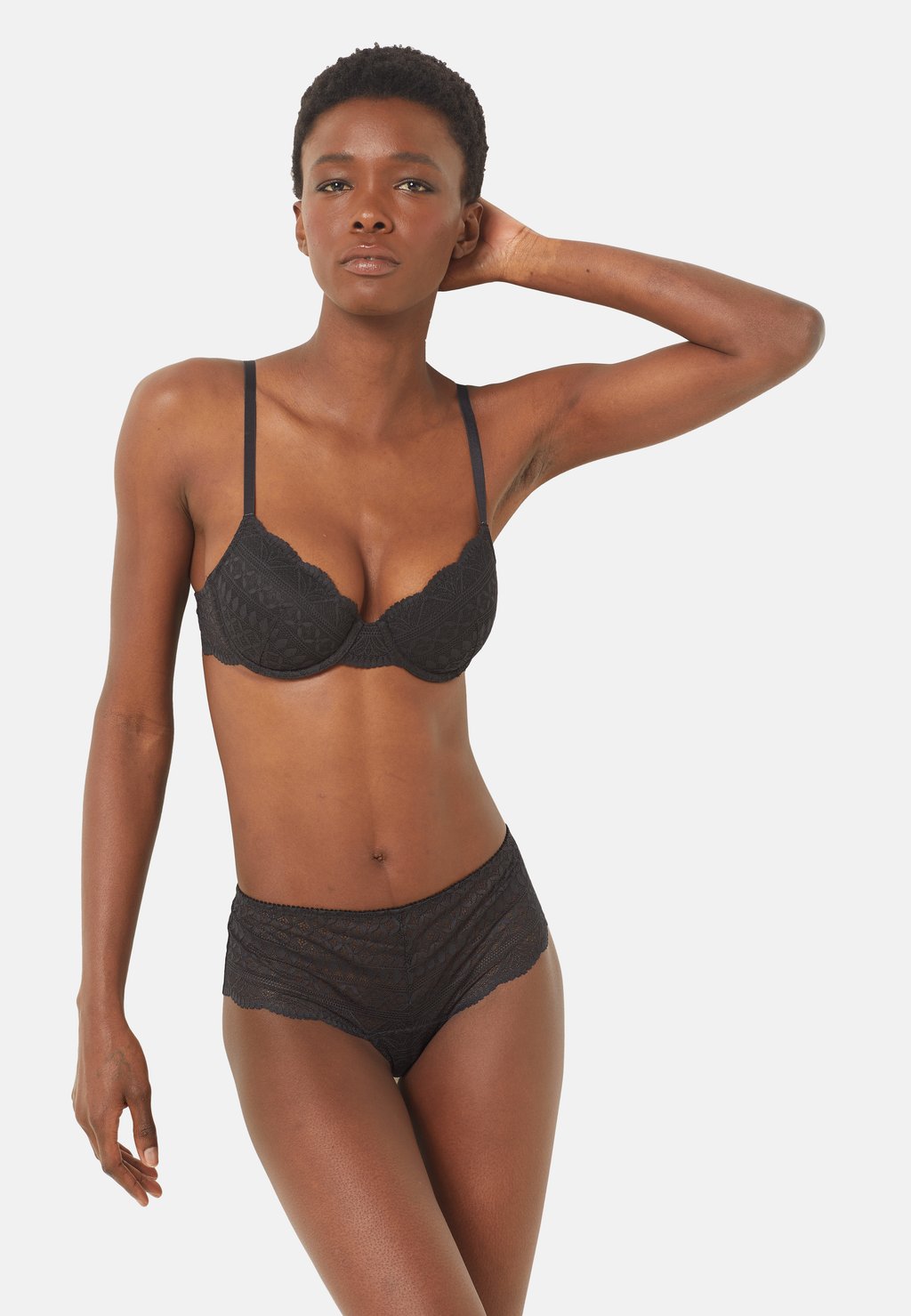 Бюстгальтер на косточках IDOLE Etam, черный
Бюстгальтер на косточках IDOLE Etam, черный