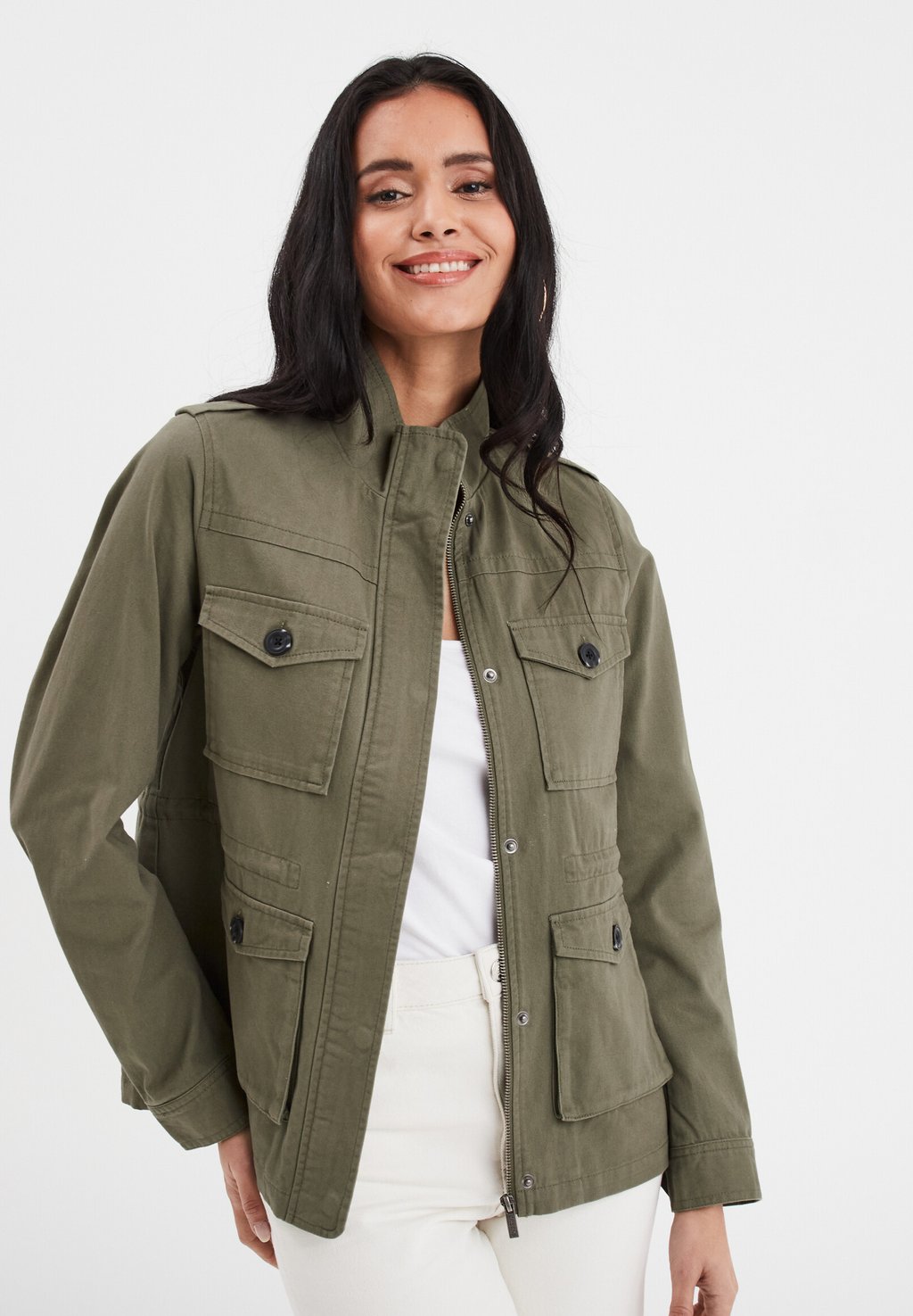 Летняя куртка AMERICAN INSPIRATION FASHION COOL EASY MIT KNÖPFBAREN PATTENTASCHEN Creeks, хаки
Летняя куртка AMERICAN INSPIRATION FASHION COOL EASY MIT KNÖPFBAREN PATTENTASCHEN Creeks, хаки