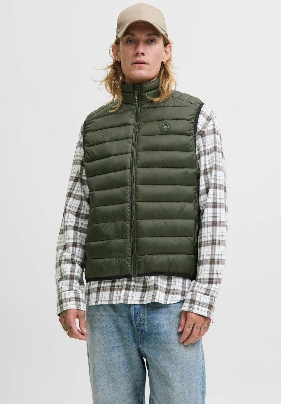 Куртка Jack & Jones JJEBRADLEY LIGHT BODYWARMER COLLAR NOOS, Rosin/Olive
Куртка Jack & Jones JJEBRADLEY LIGHT BODYWARMER COLLAR NOOS, Rosin/Olive