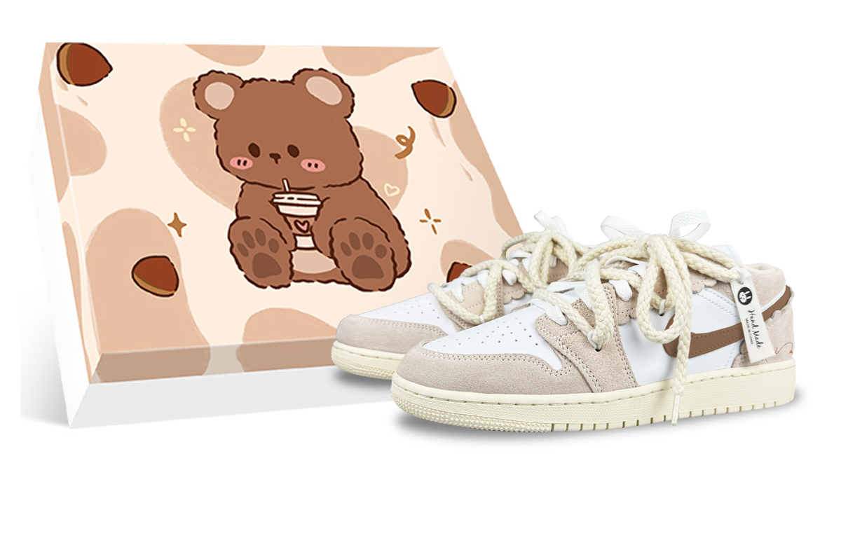 Детские баскетбольные кроссовки Air 1 Grade School Jordan, белый
Детские баскетбольные кроссовки Air 1 Grade School Jordan, белый