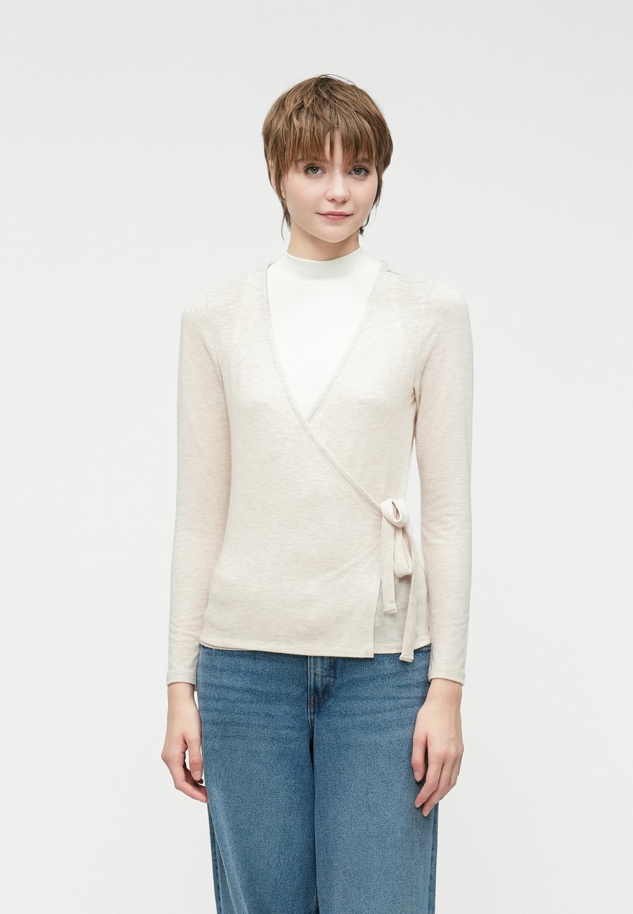 Кардиган ONLY ONLVIRRO WRAP CARDIGAN, Pumice Stone/Beige
Кардиган ONLY ONLVIRRO WRAP CARDIGAN, Pumice Stone/Beige