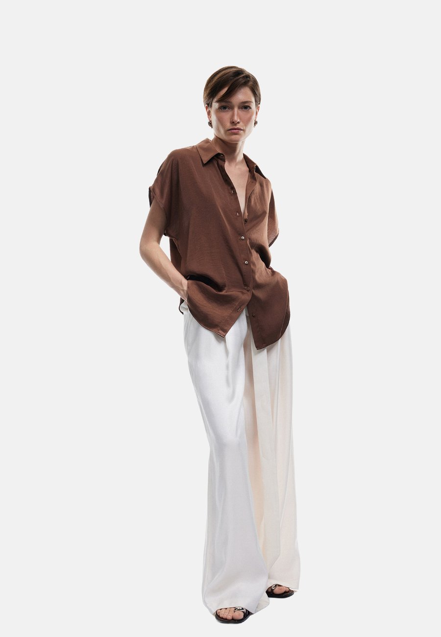 Блуза Koton Button-down blouse, Brown
Блуза Koton Button-down blouse, Brown