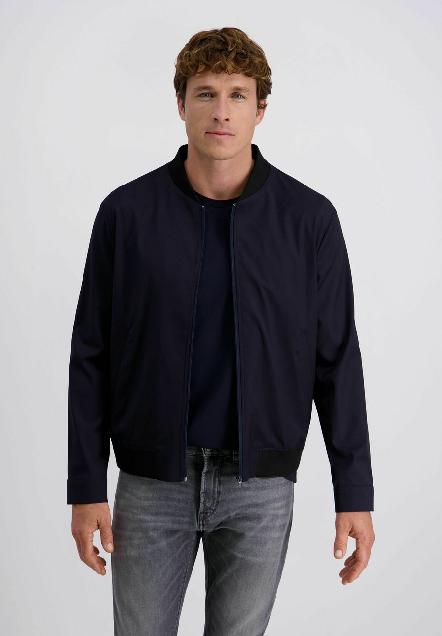 Куртка Pierre Cardin Bomber Jacket, Dunkelblau/Dark Blue
Куртка Pierre Cardin Bomber Jacket, Dunkelblau/Dark Blue