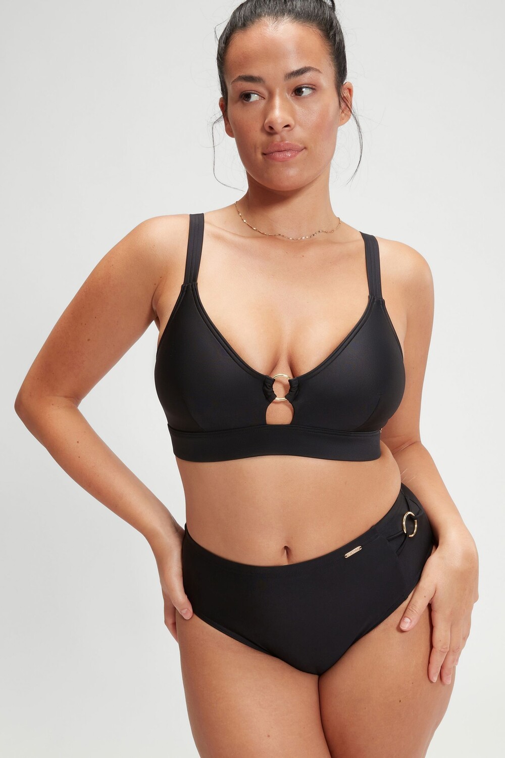 Женский корректирующий треугольный верх бикини со съемными подушечками для бюстгальтера Speedo, черный
Женский корректирующий треугольный верх бикини со съемными подушечками для бюстгальтера Speedo, черный