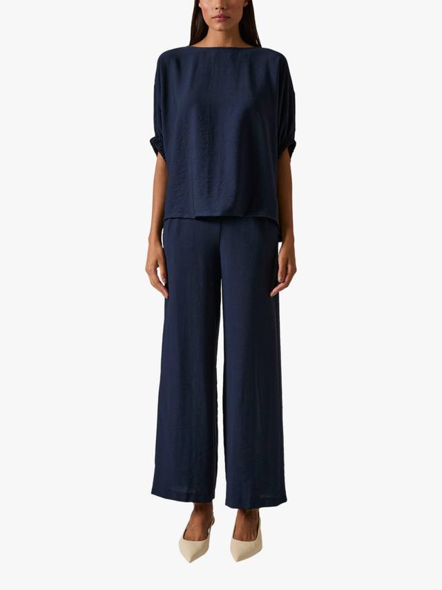 Топ с круглым вырезом и рукавом летучая мышь James Lakeland, Navy
Топ с круглым вырезом и рукавом летучая мышь James Lakeland, Navy