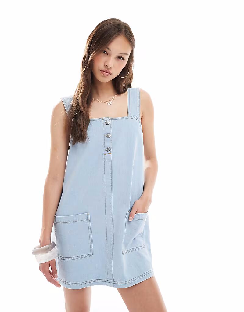 Платье-бэби-долл от Miss Selfridge из денима на пуговицах, выбеленное
Платье-бэби-долл от Miss Selfridge из денима на пуговицах, выбеленное