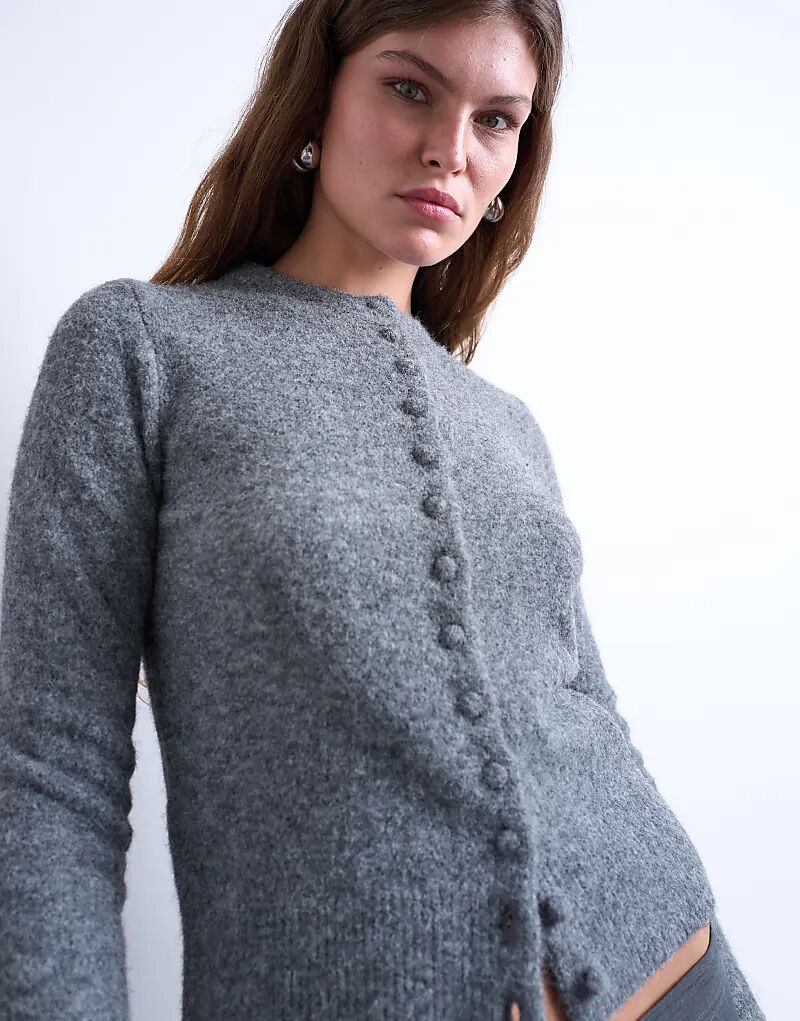 Вязаный кардиган Topshop с обтянутыми пуговицами серого цвета
Вязаный кардиган Topshop с обтянутыми пуговицами серого цвета