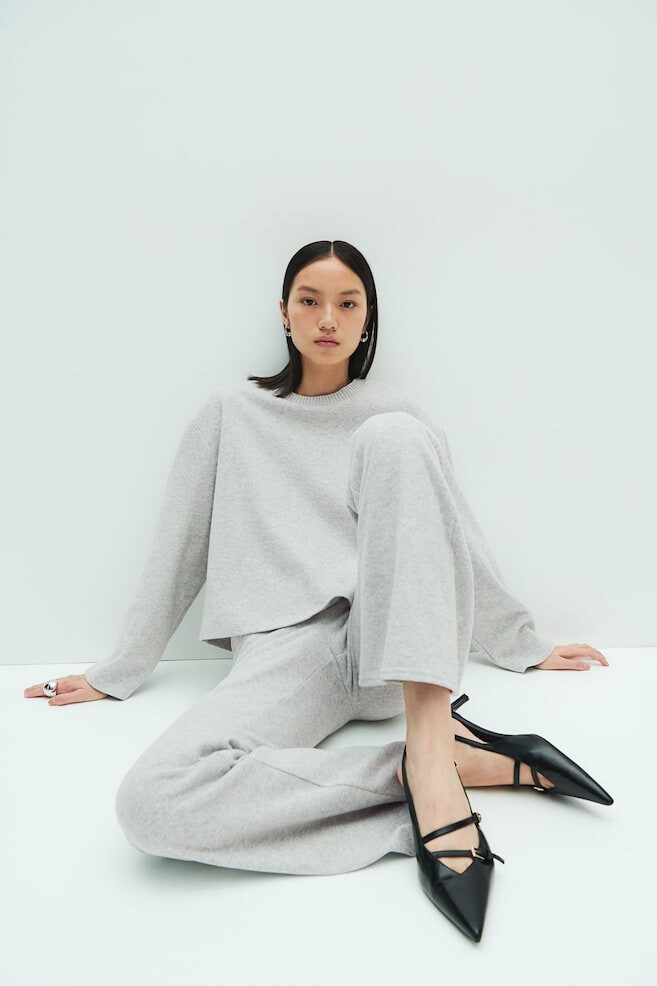 Расклешенные леггинсы тонкой вязки H&M, серый
Расклешенные леггинсы тонкой вязки H&M, серый