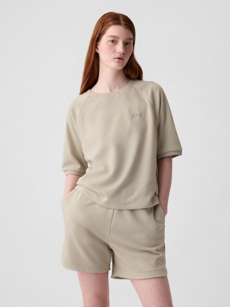 Толстовка с короткими рукавами Gap, бежевый
Толстовка с короткими рукавами Gap, бежевый
