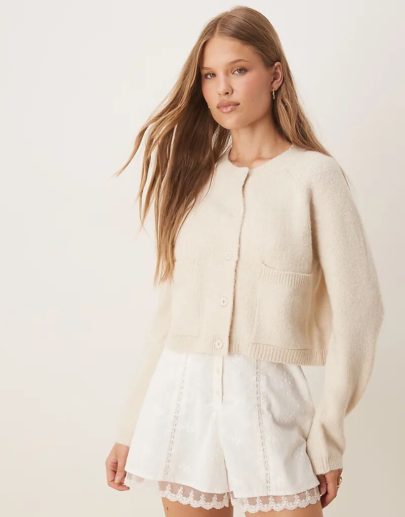 Мягкий трикотажный кардиган Brave Soul с рукавами реглан в цвете «камень»
Мягкий трикотажный кардиган Brave Soul с рукавами реглан в цвете «камень»