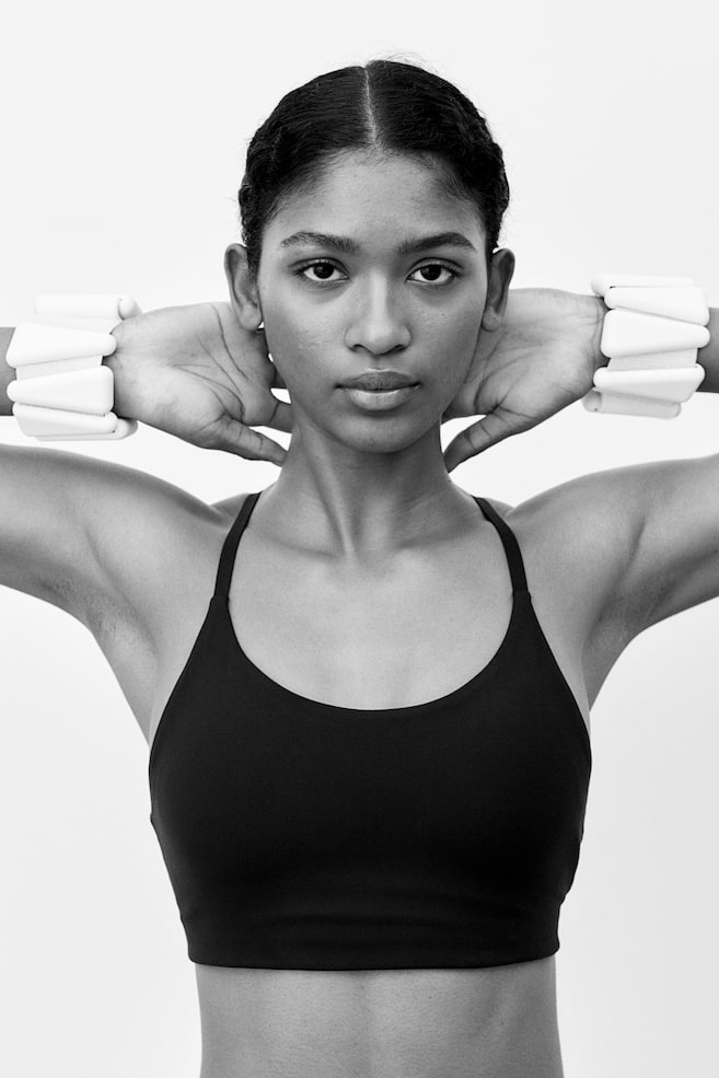 Спортивный бюстгальтер легкая поддержка из лайкры softmove sport H&M, черный
Спортивный бюстгальтер легкая поддержка из лайкры softmove sport H&M, черный