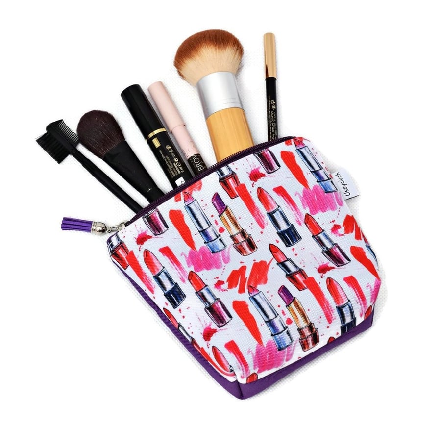 Маленькая женская косметичка-органайзер для сумки-футляра для помады Uszyciuch
Маленькая женская косметичка-органайзер для сумки-футляра для помады Uszyciuch