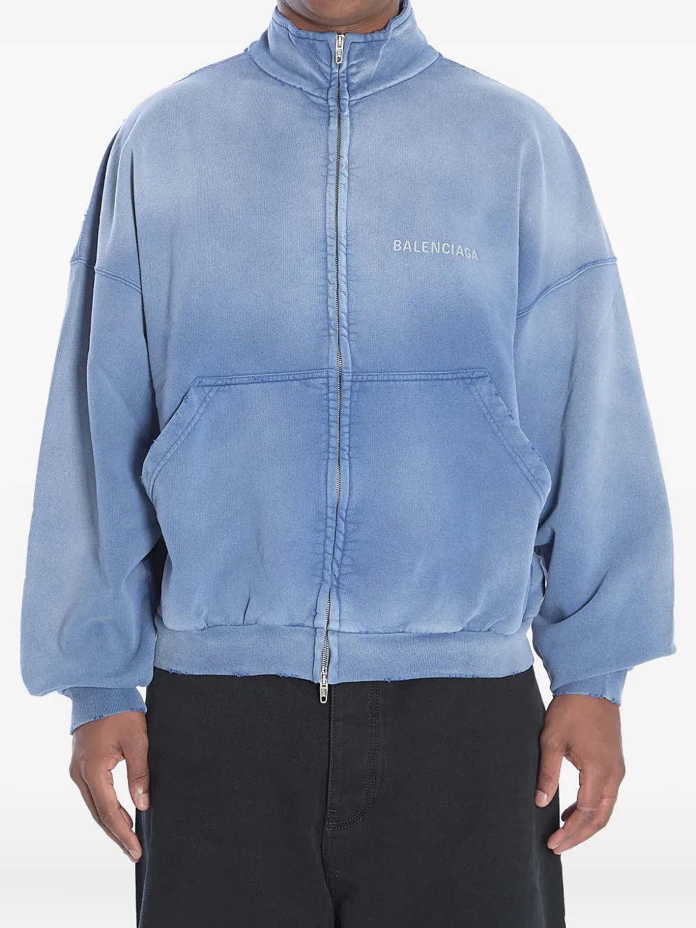 Куртка на молнии с вышитым логотипом BALENCIAGA, синий
Куртка на молнии с вышитым логотипом BALENCIAGA, синий
