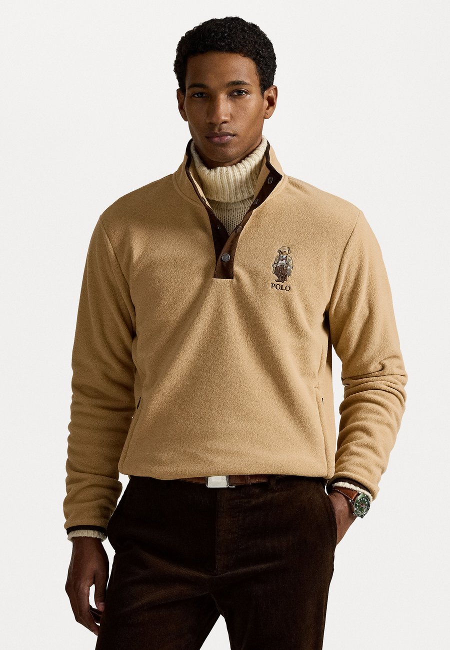 Джемпер Polo Ralph Lauren POLO BEAR BRUSHED FLEECE PULLOVER, Classic Camel/Black
Джемпер Polo Ralph Lauren POLO BEAR BRUSHED FLEECE PULLOVER, Classic Camel/Black