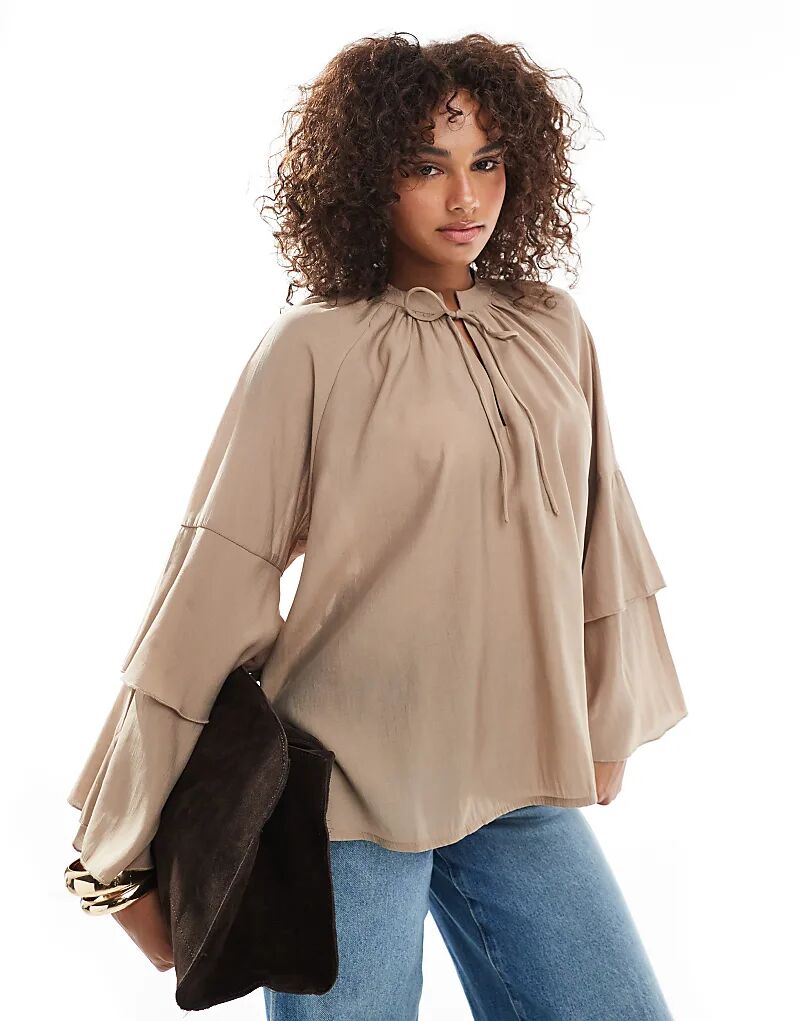 Топ в стиле бохо с оборками и многоярусными рукавами Vero Moda из норки
Топ в стиле бохо с оборками и многоярусными рукавами Vero Moda из норки