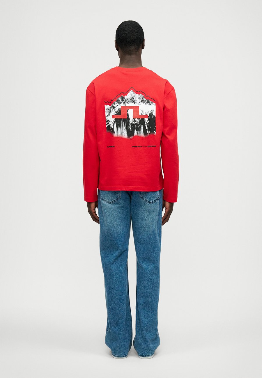 Топ J.LINDEBERG WALSH APRES , Barbados Cherry/Red
Топ J.LINDEBERG WALSH APRES , Barbados Cherry/Red