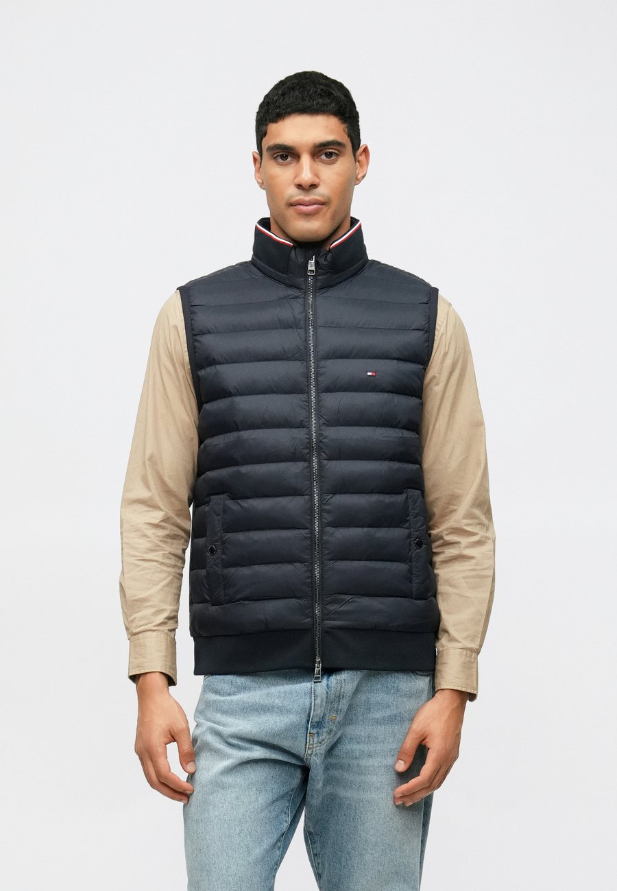 Куртка Tommy Hilfiger MIX MEDIA, Desert Sky/Dark Blue
Куртка Tommy Hilfiger MIX MEDIA, Desert Sky/Dark Blue