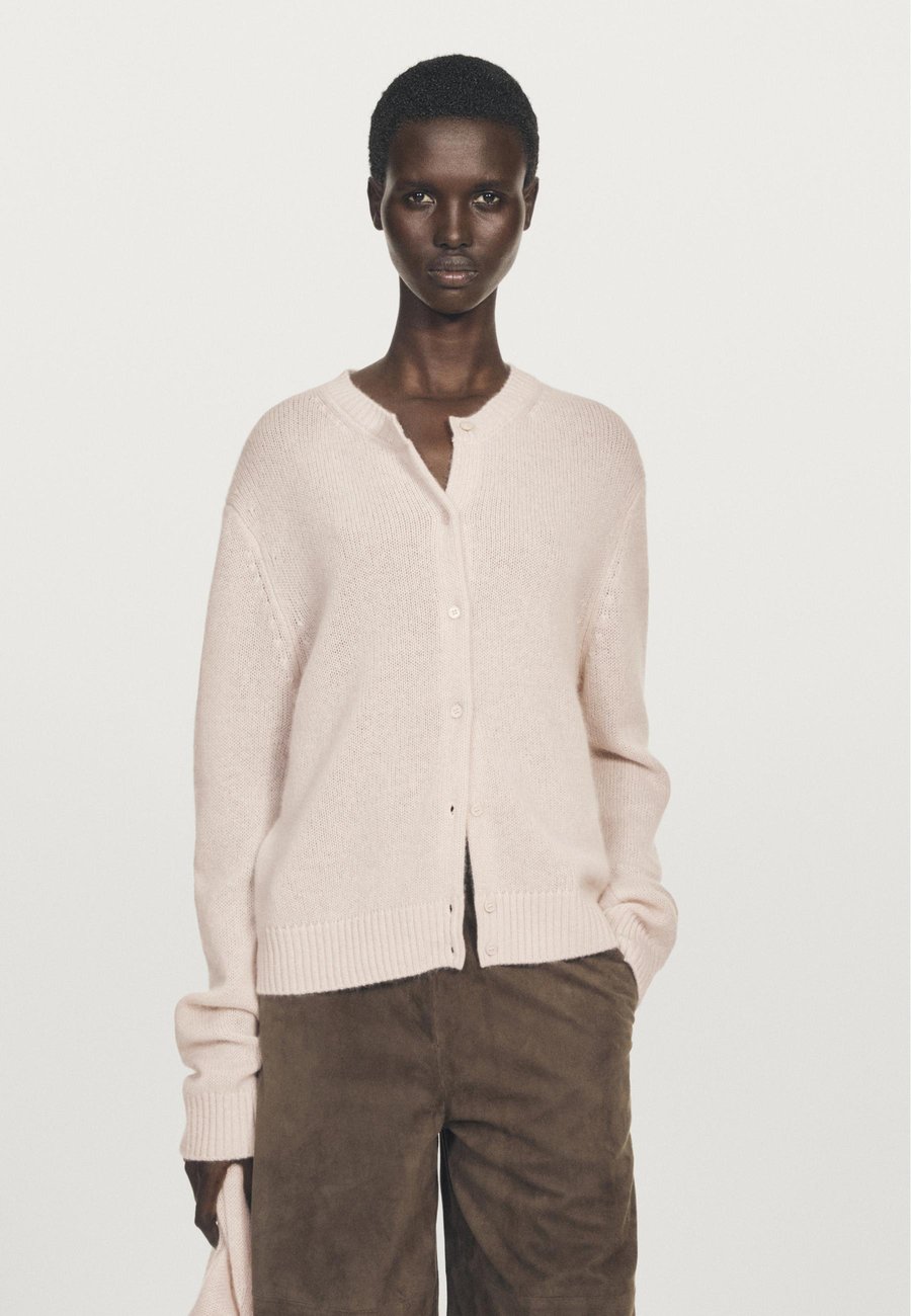 Кардиган Massimo Dutti KNITTED CREW NECK, Beige
Кардиган Massimo Dutti KNITTED CREW NECK, Beige