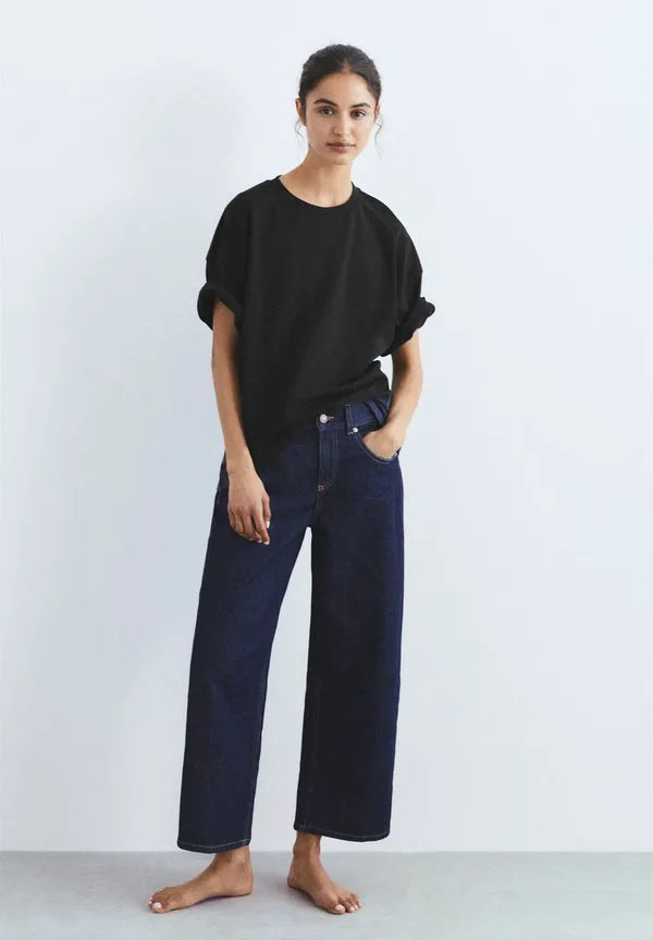 Базовая футболка оверсайз с коротким рукавом Pull&Bear, Black, Черный, Базовая футболка оверсайз с коротким рукавом Pull&Bear, Black
Базовая футболка оверсайз с коротким рукавом Pull&Bear, Black, Черный, Базовая футболка оверсайз с коротким рукавом Pull&Bear, Black