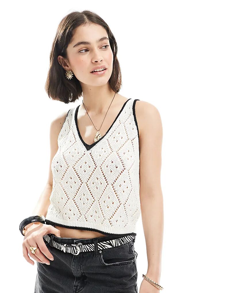 Контрастный топ-майка Miss Selfridge, связанный крючком, кремового цвета
Контрастный топ-майка Miss Selfridge, связанный крючком, кремового цвета