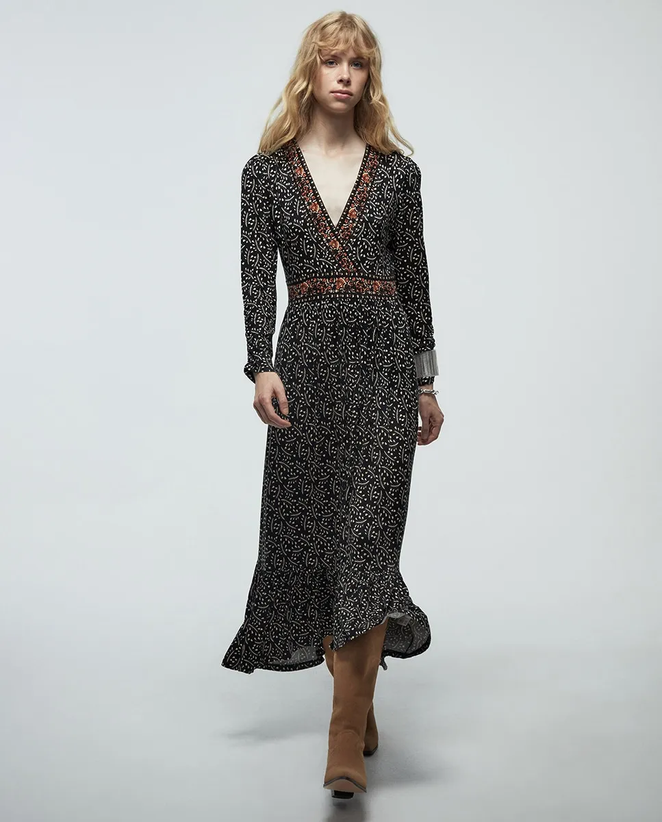 Платье из вискозы с V-образным вырезом Sfera, черный
Платье из вискозы с V-образным вырезом Sfera, черный