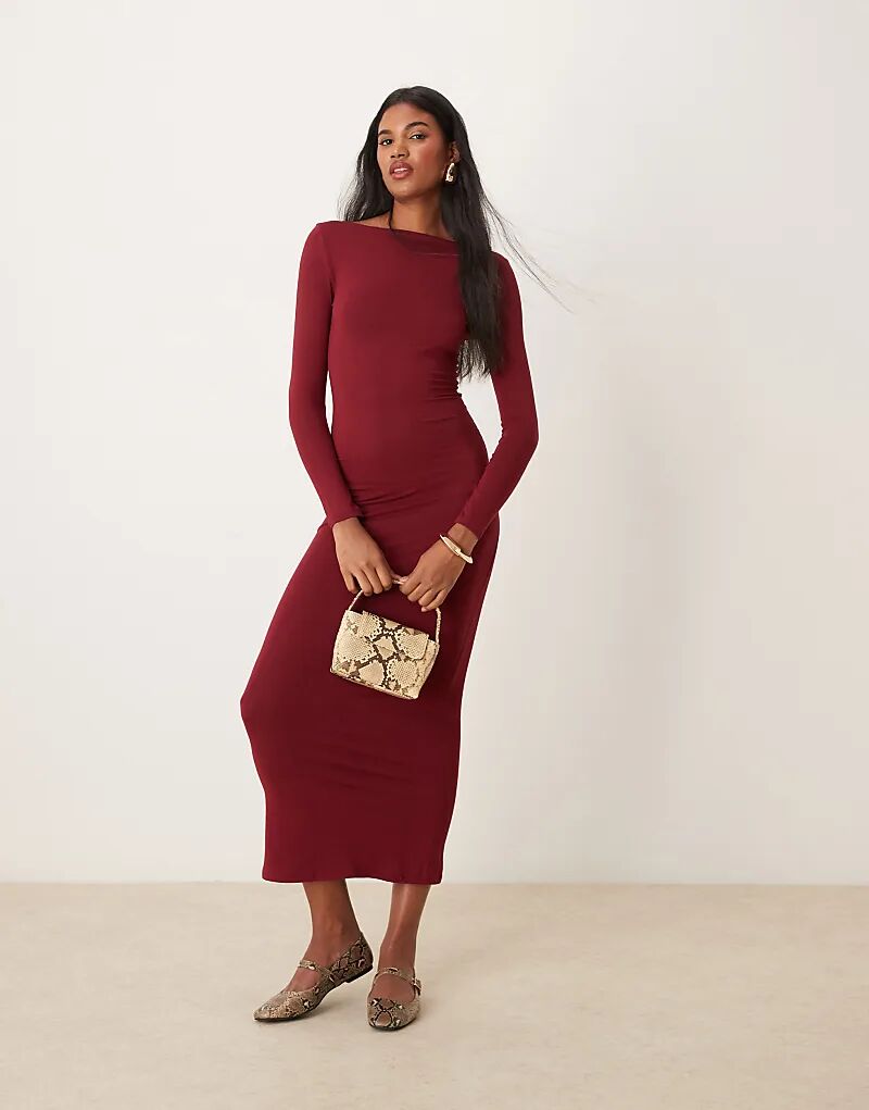 Платье макси с длинными рукавами и вырезом-лодочкой бордового цвета Miss Selfridge
Платье макси с длинными рукавами и вырезом-лодочкой бордового цвета Miss Selfridge