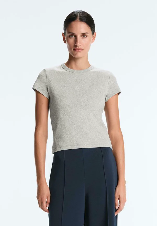 Облегающая базовая футболка из хлопковой смеси в рубчик. Oysho, Light Grey, Серый, Облегающая базовая футболка из хлопковой смеси в рубчик. Oysho, Light Grey
Облегающая базовая футболка из хлопковой смеси в рубчик. Oysho, Light Grey, Серый, Облегающая базовая футболка из хлопковой смеси в рубчик. Oysho, Light Grey