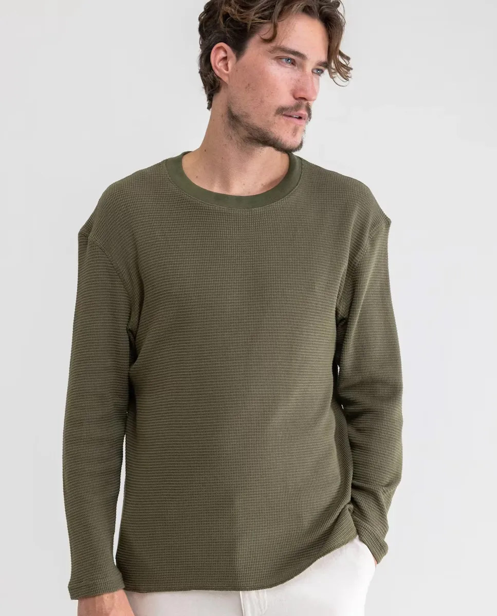 Мужской классический вафельный свитер с круглым вырезом и стандартной посадкой Rhythm, темно-зеленый
Мужской классический вафельный свитер с круглым вырезом и стандартной посадкой Rhythm, темно-зеленый