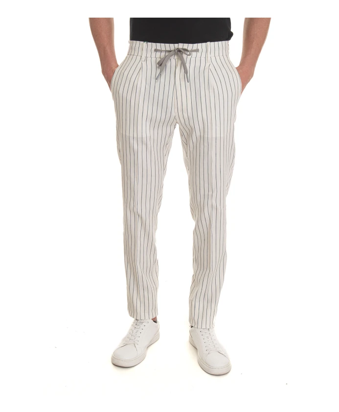 Льняные брюки с кружевом и полосками Berwick, белый
Льняные брюки с кружевом и полосками Berwick, белый