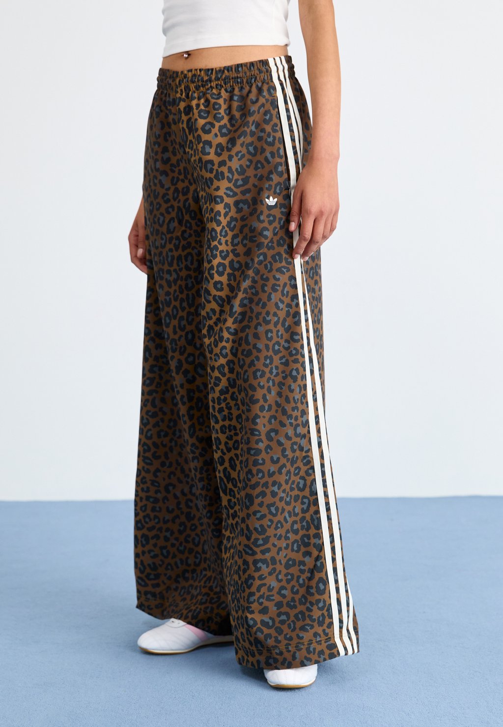 Брюки Adidas Originals, мультиколор
Брюки Adidas Originals, мультиколор