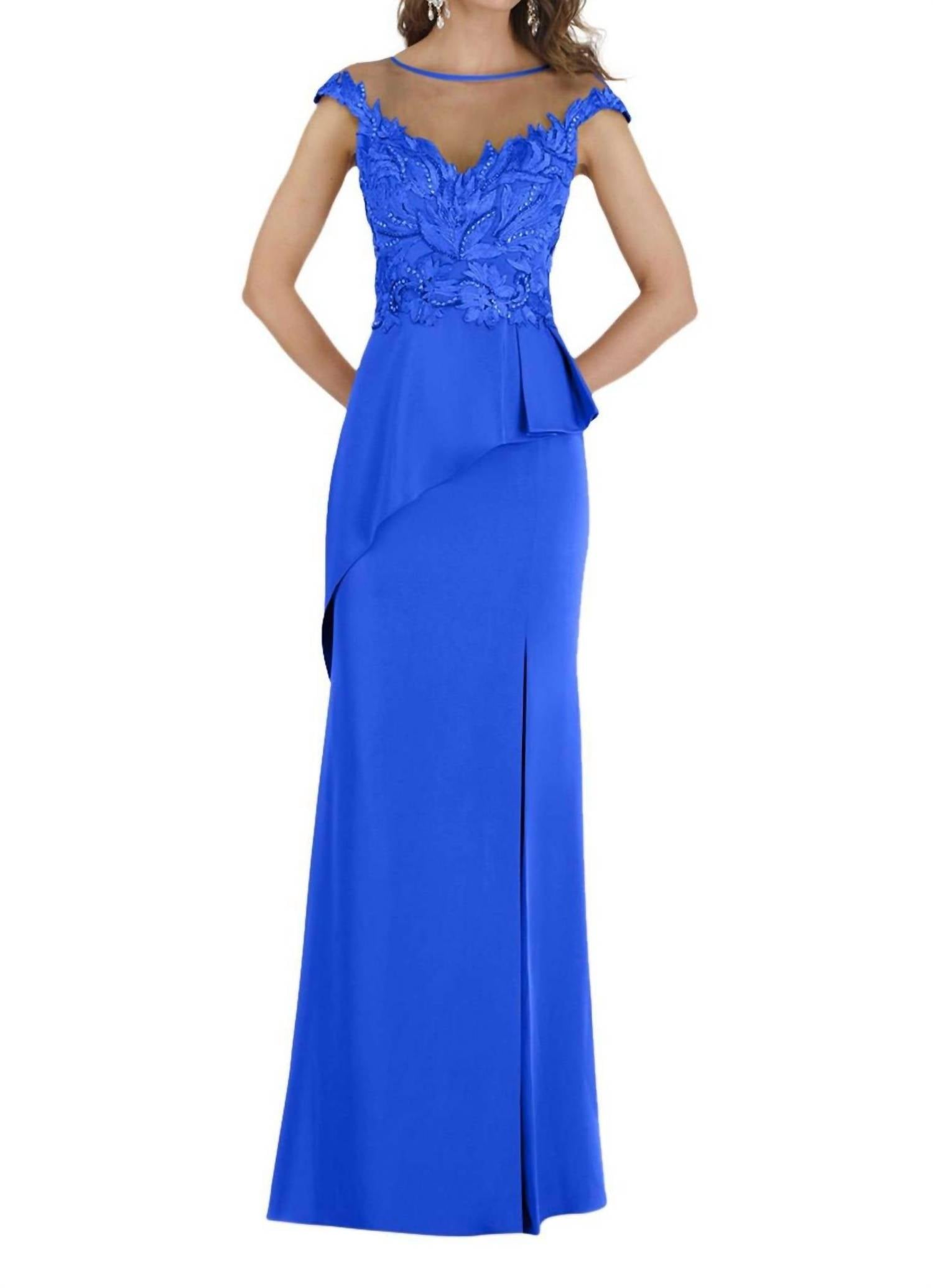 Вышитое платье-пеплум в королевском стиле Feriani, Royal
Вышитое платье-пеплум в королевском стиле Feriani, Royal