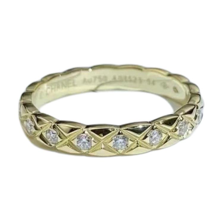 CHANEL Кольцо CoCo Crush Yellow 18K Gold Slim Fit
CHANEL Кольцо CoCo Crush Yellow 18K Gold Slim Fit