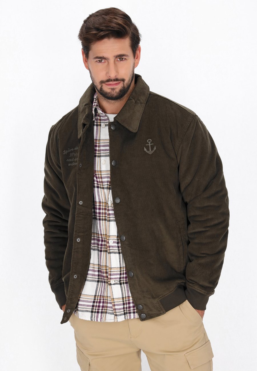 Куртка DreiMaster Light jacket, Military Olive/Olive
Куртка DreiMaster Light jacket, Military Olive/Olive