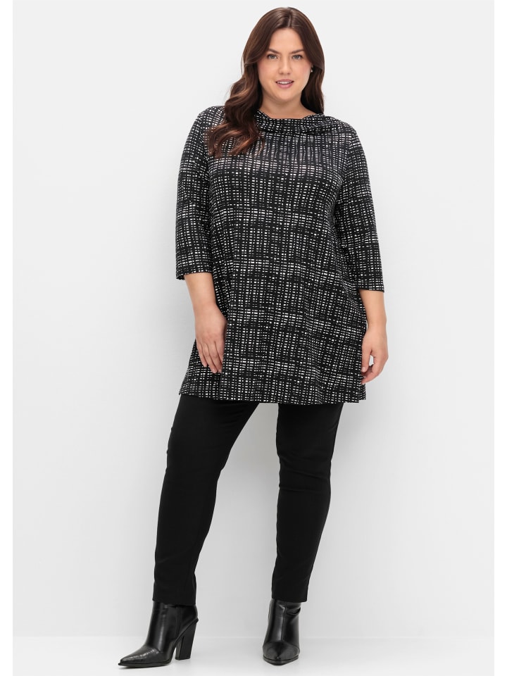 Длинная рубашка в черно-белом цвете sheego
Длинная рубашка в черно-белом цвете sheego