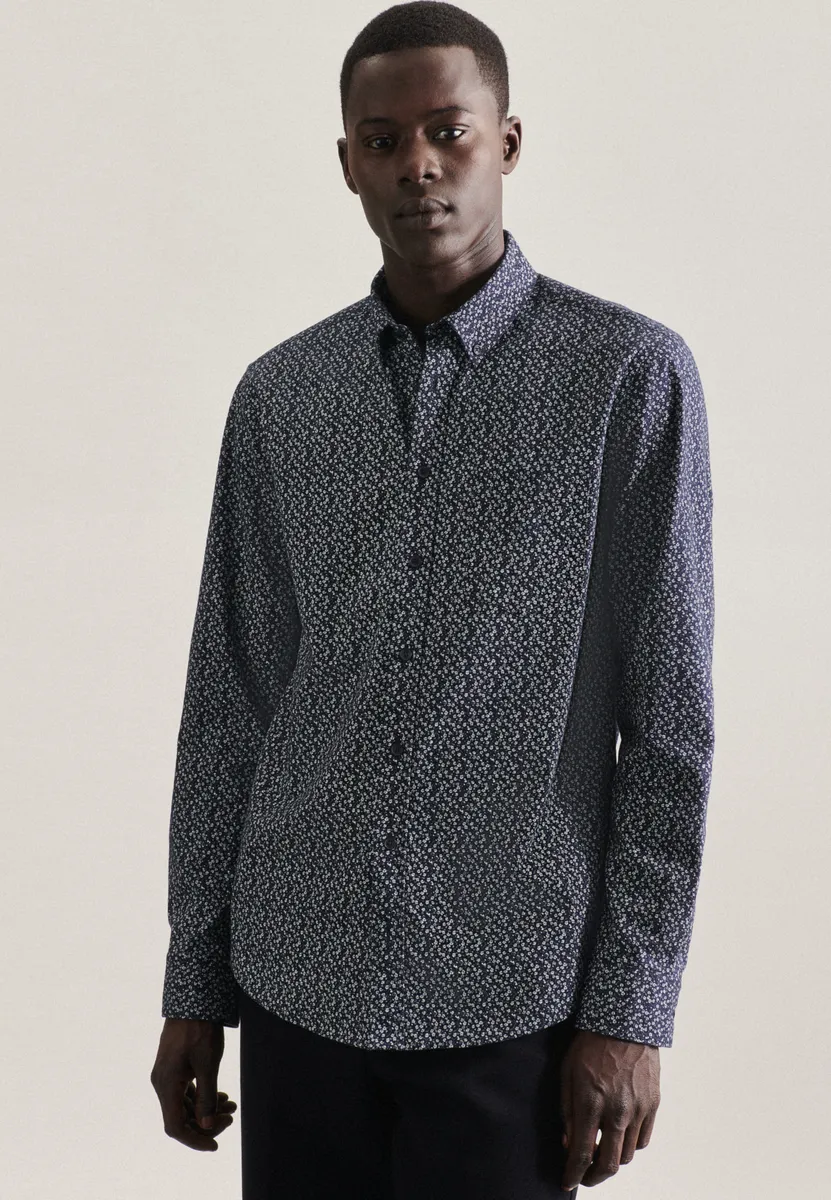 Деловая рубашка seidensticker "Black Rose", воротник на пуговицах с длинными рукавами и принтом, синий
Деловая рубашка seidensticker "Black Rose", воротник на пуговицах с длинными рукавами и принтом, синий