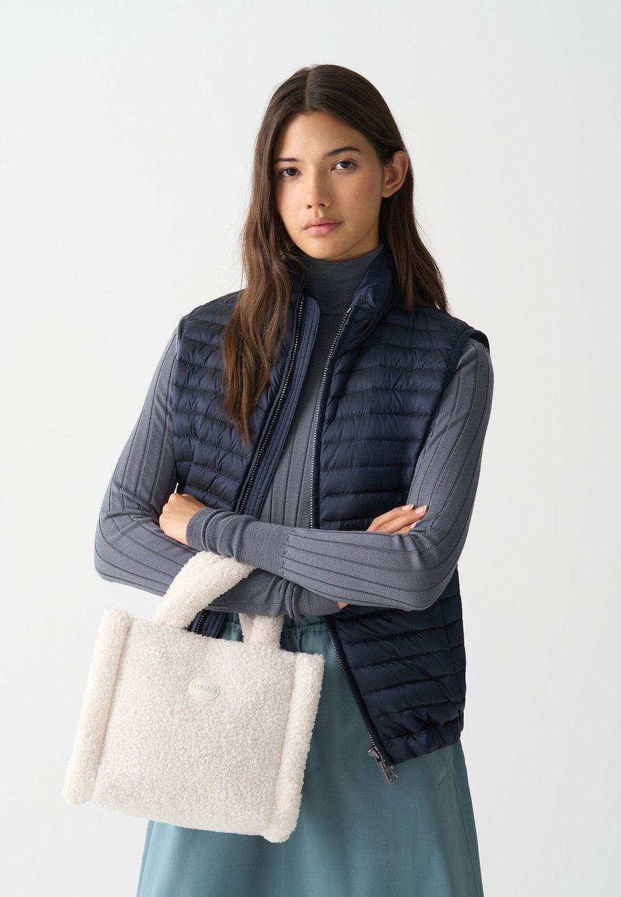 Сумка-шоппер Colmar Originals Tote bag, Off White\N/Off-White
Сумка-шоппер Colmar Originals Tote bag, Off White\N/Off-White